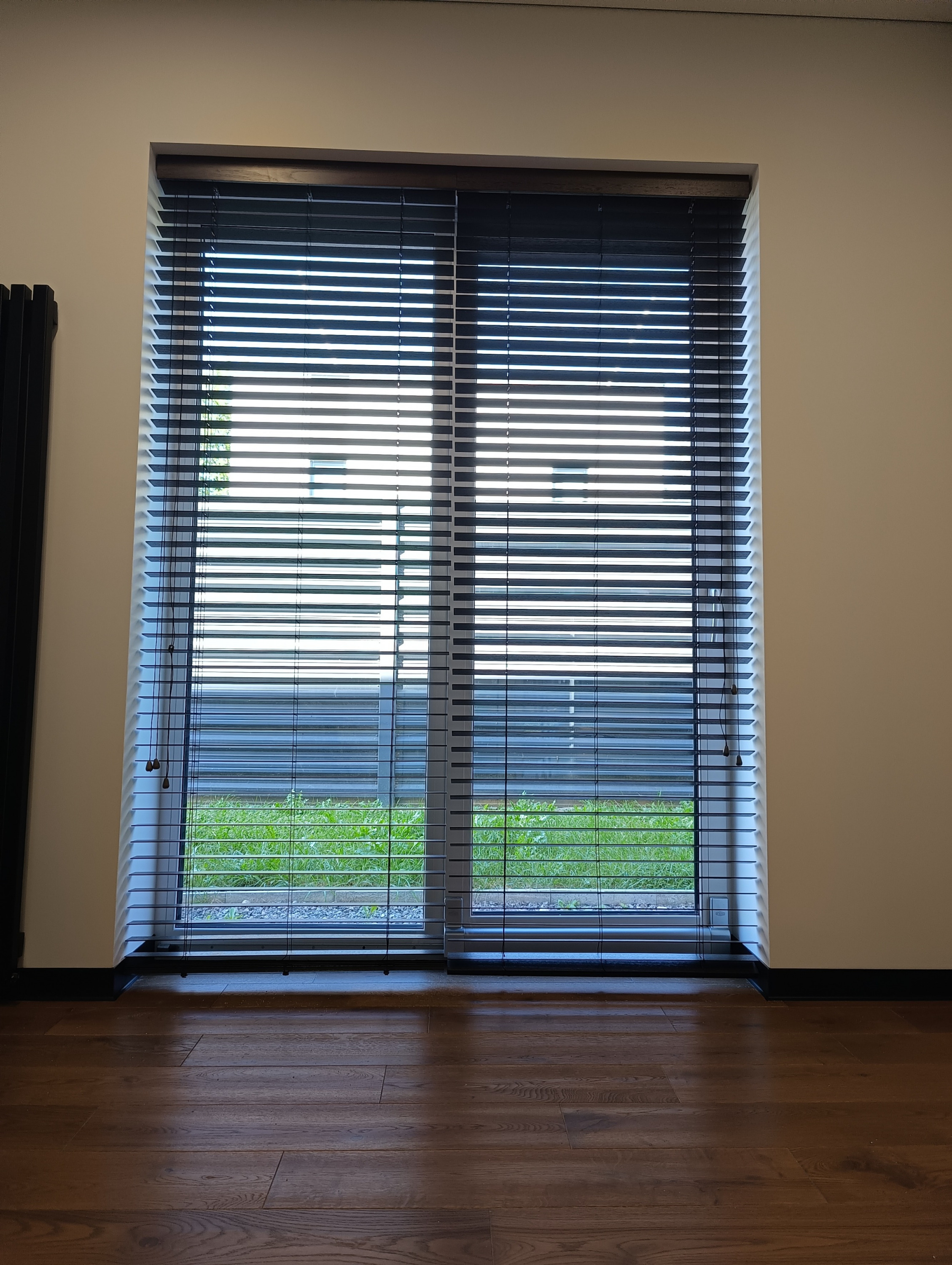 деревянные жалюзи в пол