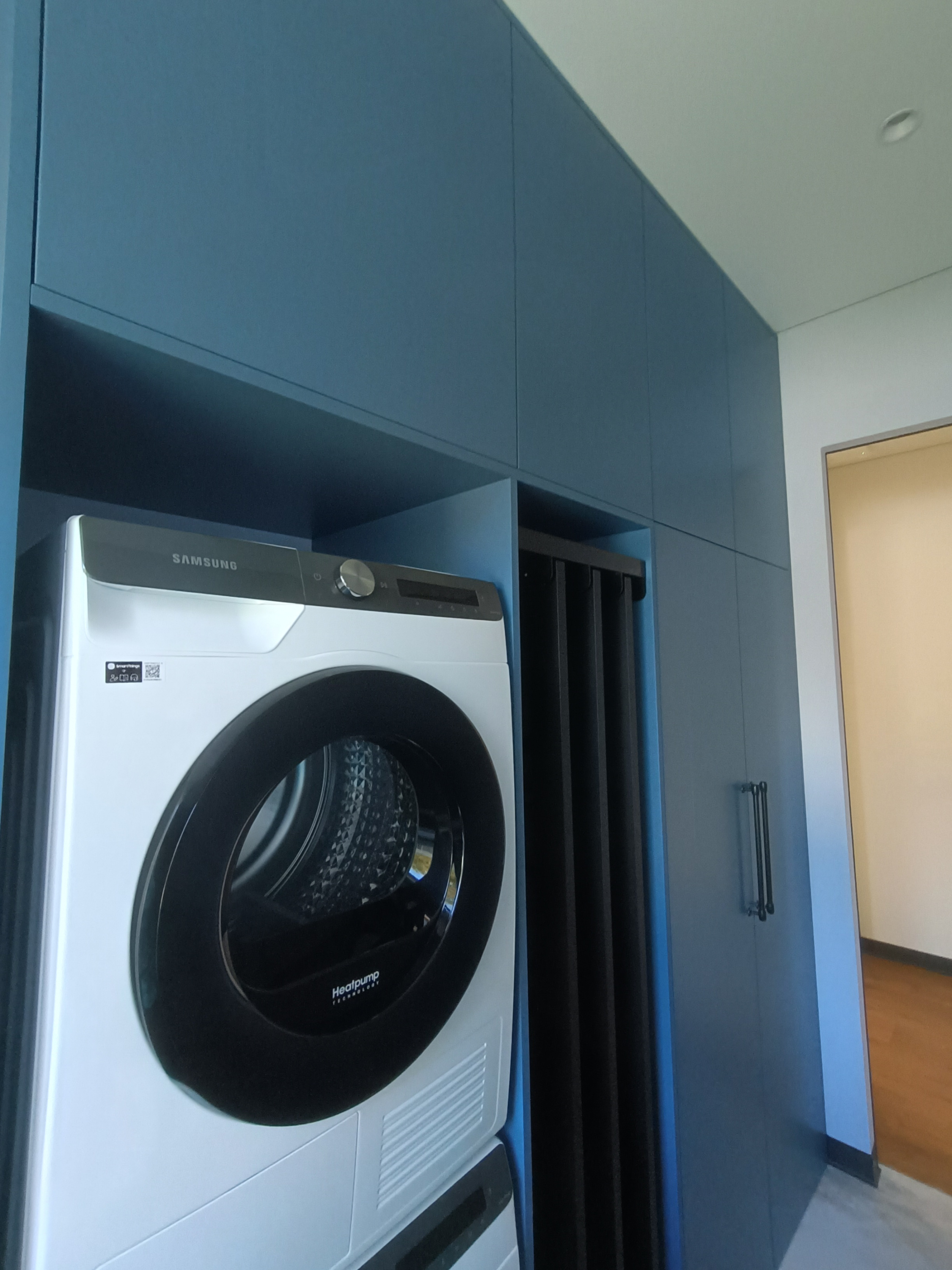 шкаф с бронзовым стеклом